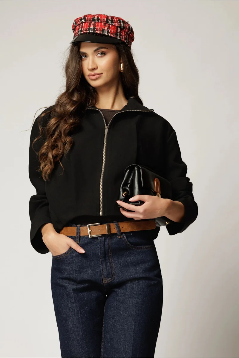 Geaca scurta neagra tip bomber cu inchidere cu fermoar